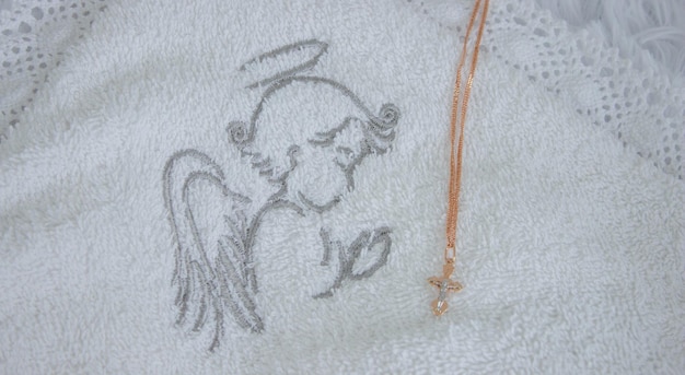 haft artystyczny czarno-biały